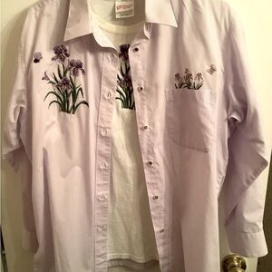🌈 Lovely flower embroidered top And Tee Shirt Irises M-L